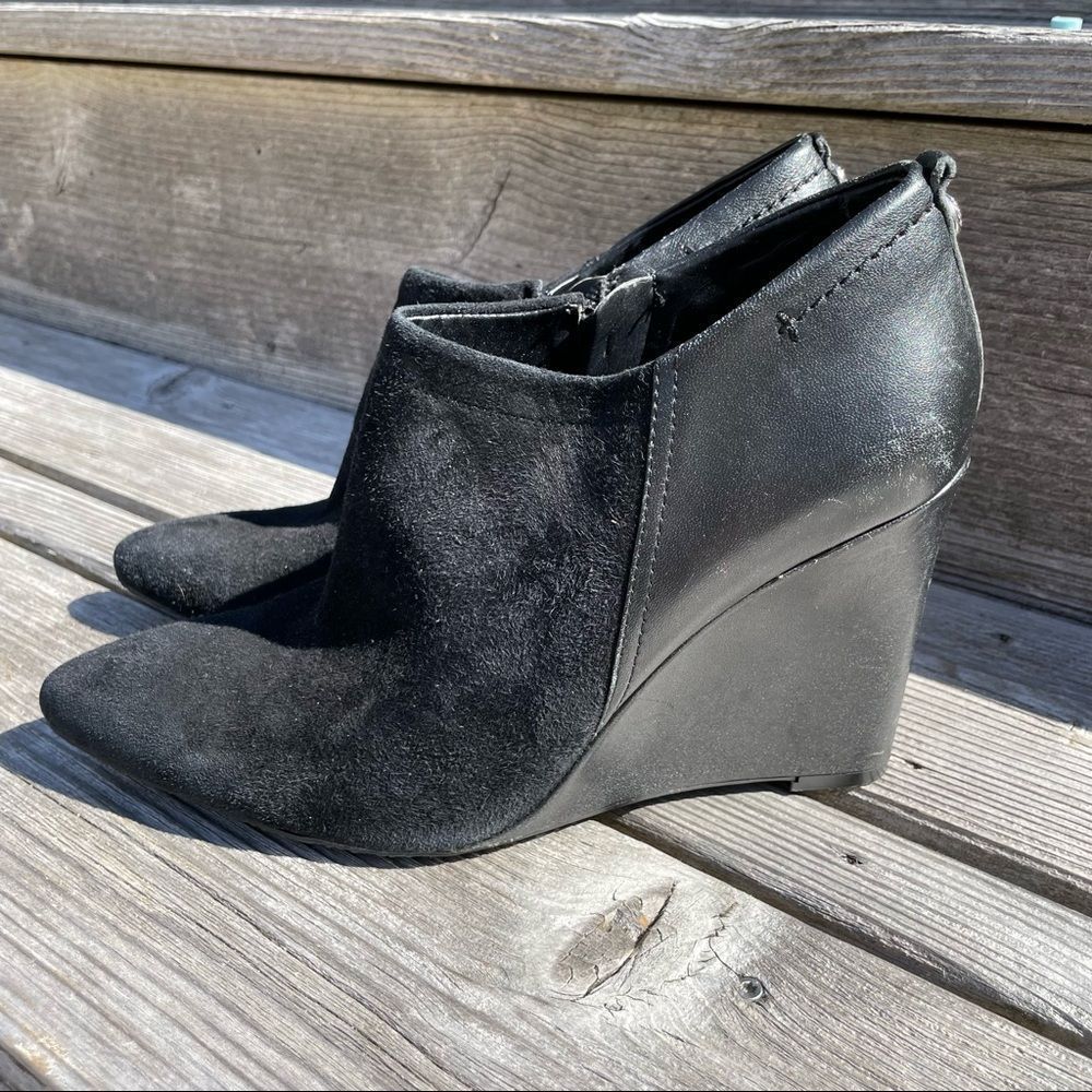 Vince Camuto black suede & leather wedge booties 8